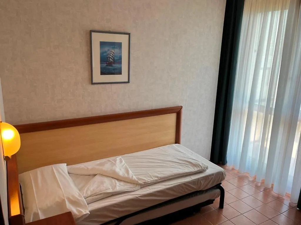 Hotel Florida Limone sul Garda 3*,  Italia